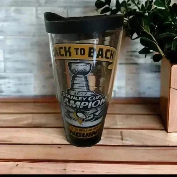 Tervis Pittsburgh Penguins 2016 Stanley Cup Champions 24 ounce tumbler. - Picture 2 of 3
